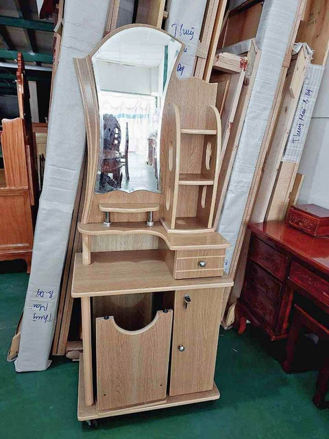 Bàn trang điểm gỗ ocal min