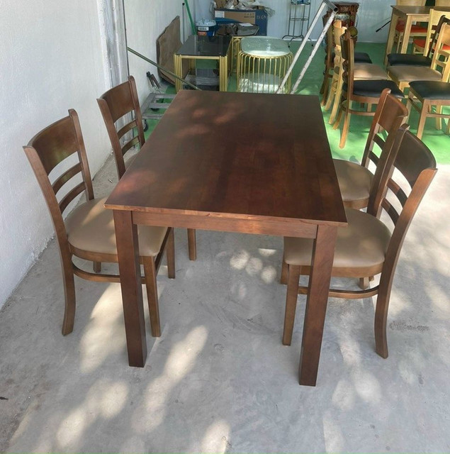 BÀN ĂN 4 GHẾ GỖ