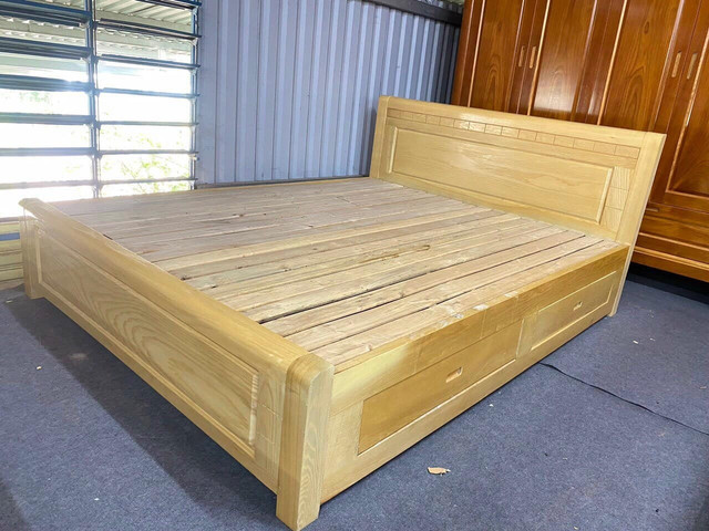 Giường ngủ gỗ sồi