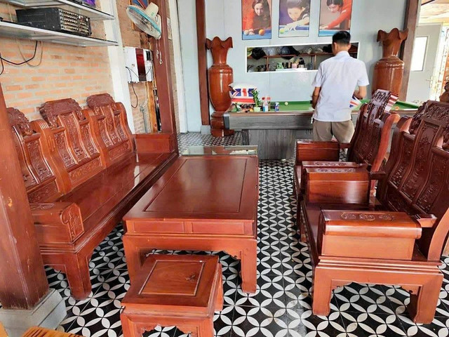 Bộ bàn ghế gỗ gõ đỏ rất đẹp