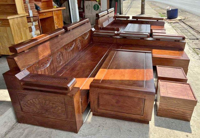 Salon gốc gỗ sồi màu óc chó